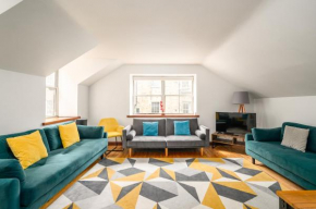 Bright - Central - Sleeps 10